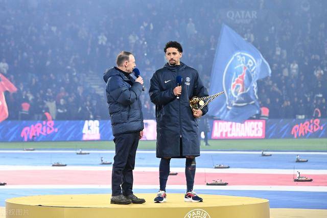 奥尼尔现场观看中国女篮比赛 与老友姚明重逢